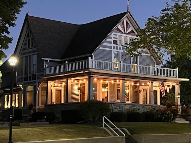 Astor House Bed and Breakfast Green Bay Exteriör bild