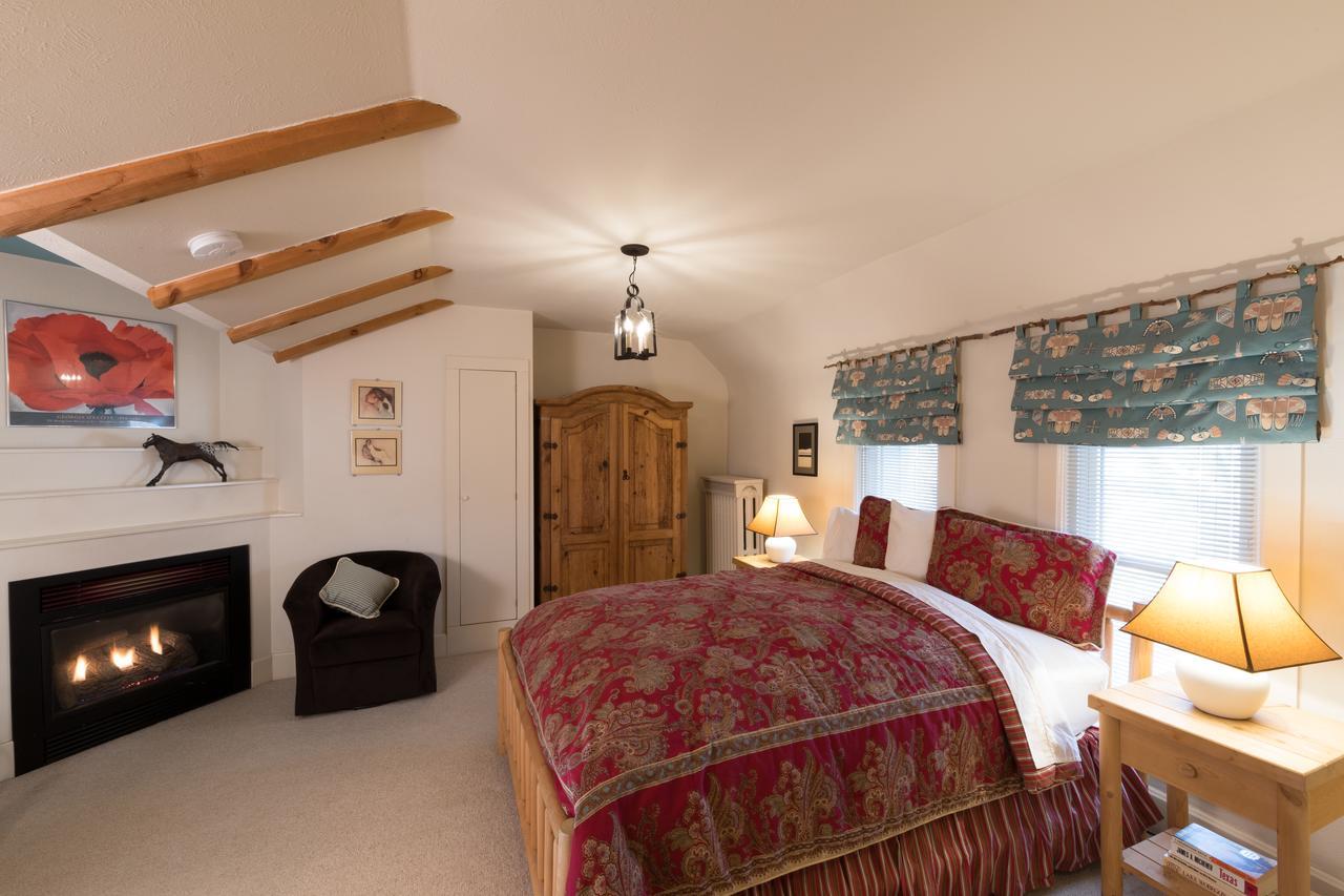 Astor House Bed and Breakfast Green Bay Exteriör bild